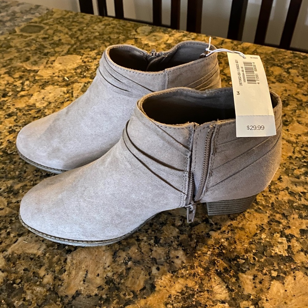 Girls boots